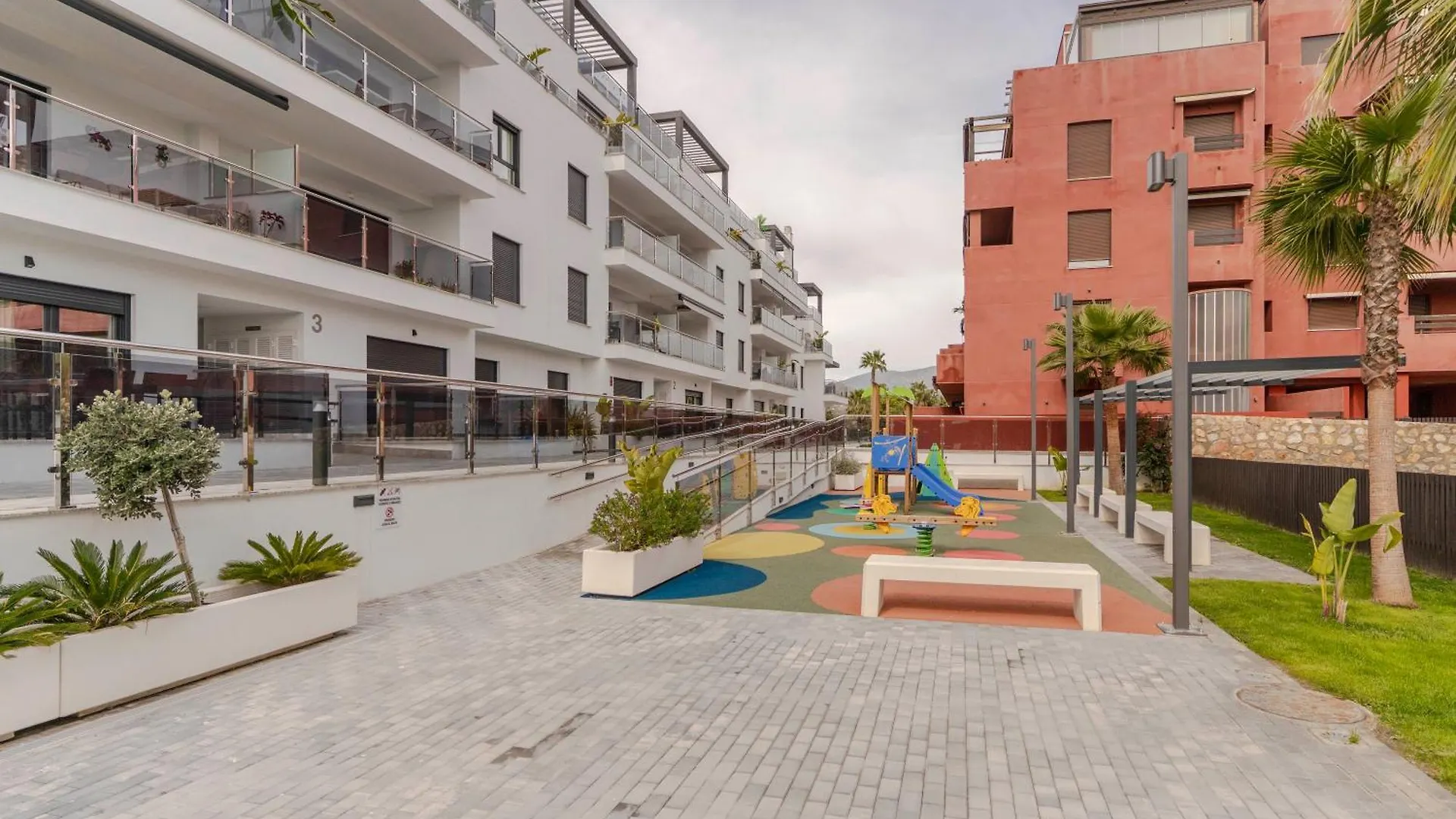 Rentitspain Trm 8 Nasila Golf & Playa En Motril Spain